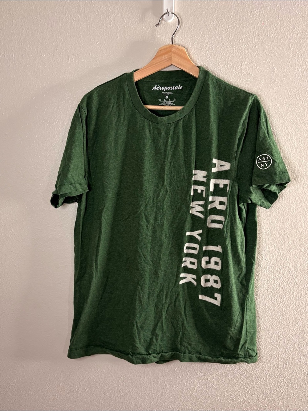 Aeropostale Men's Green 'AERO 1987 NEW YORK' Graphic Tee